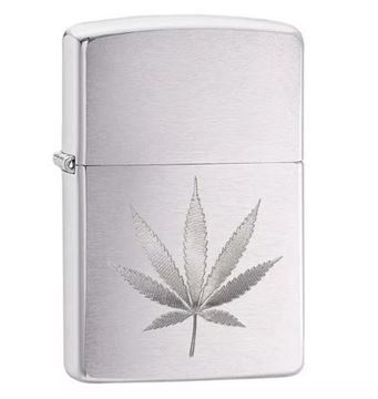 Picture of ZIPPO LIGHTER ENGRAVED LEAF